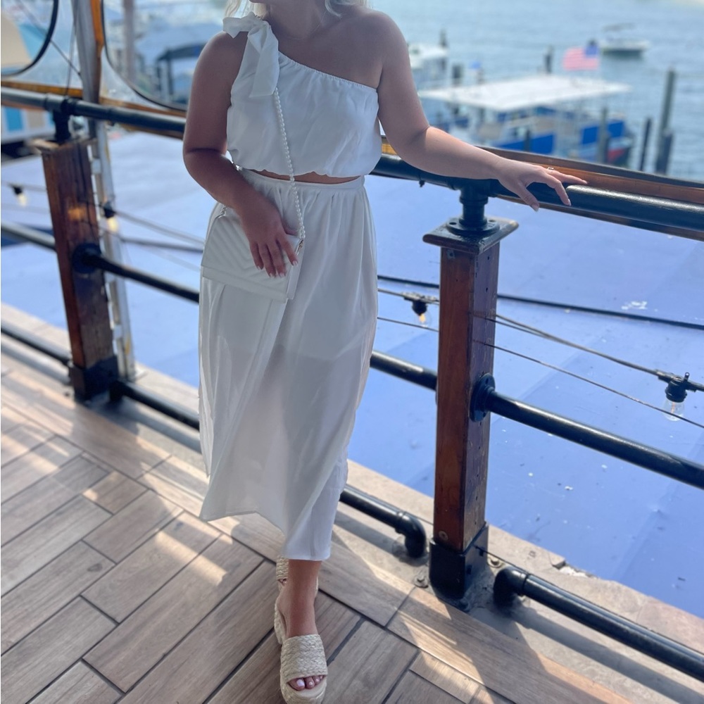 2 piece white set